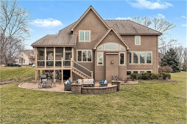 $825,000 | 10200 North Wabash Avenue, Kansas City, MO 64155