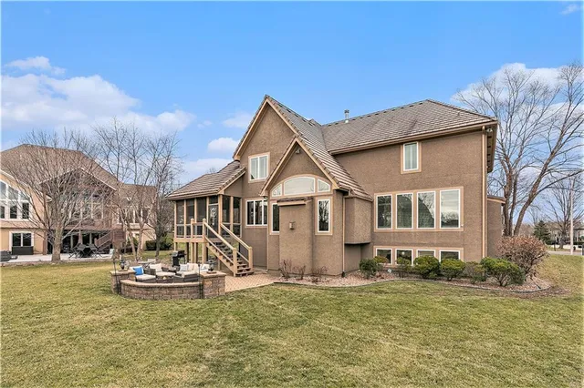 $825,000 | 10200 North Wabash Avenue, Kansas City, MO 64155