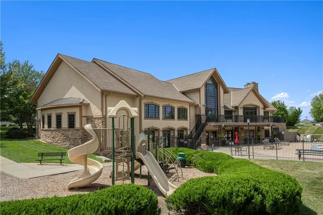 $825,000 | 10200 North Wabash Avenue, Kansas City, MO 64155