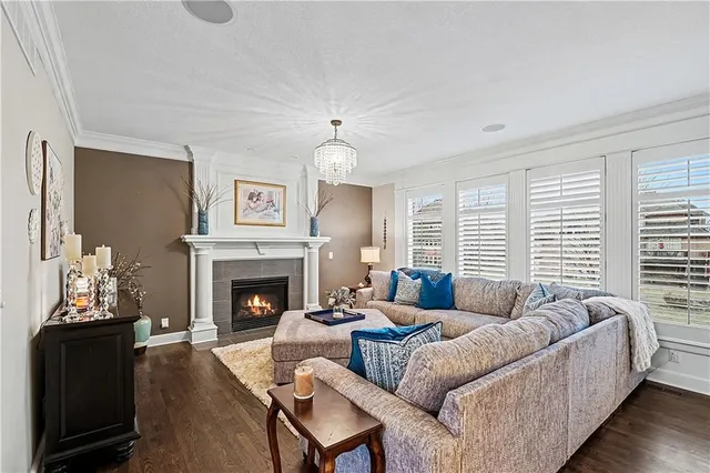 $825,000 | 10200 North Wabash Avenue, Kansas City, MO 64155