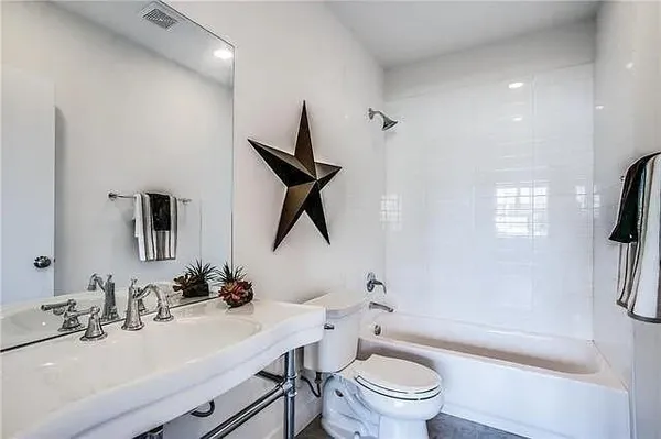 $3,450 | 627 Finley Court, Dallas, TX 75208