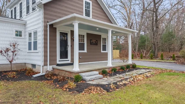 $798,000 | 7 Nipmuck Drive, Webster, MA 01570