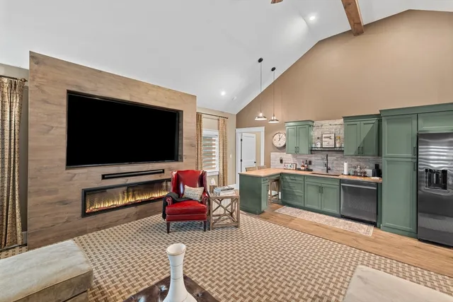 $798,000 | 7 Nipmuck Drive, Webster, MA 01570