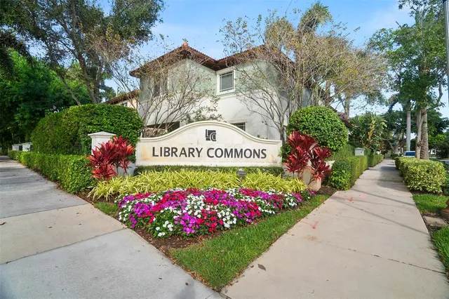 $1,195,000 | 72 Northwest Chaucer Lane, Boca Raton, FL 33432