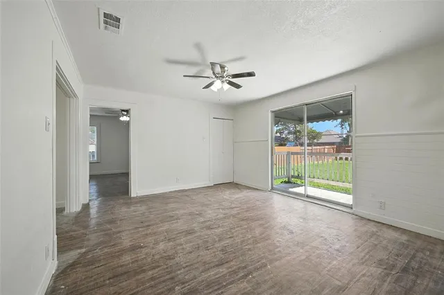 $975 | 504 Bonham Street, Tom Bean, TX 75491