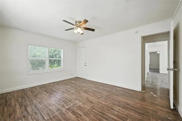 $975 | 504 Bonham Street, Tom Bean, TX 75491