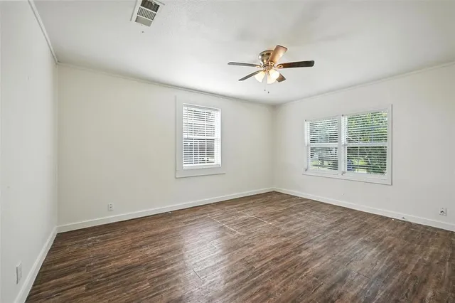 $975 | 504 Bonham Street, Tom Bean, TX 75491