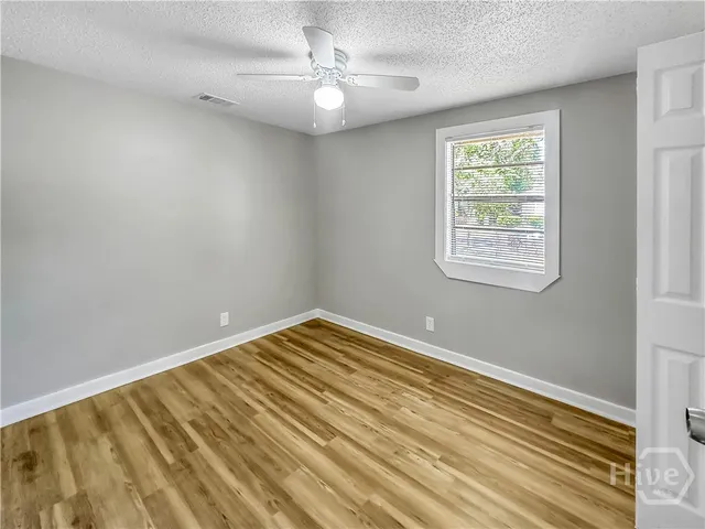 $1,800 | 815 East Waldburg Street, Savannah, GA 31401