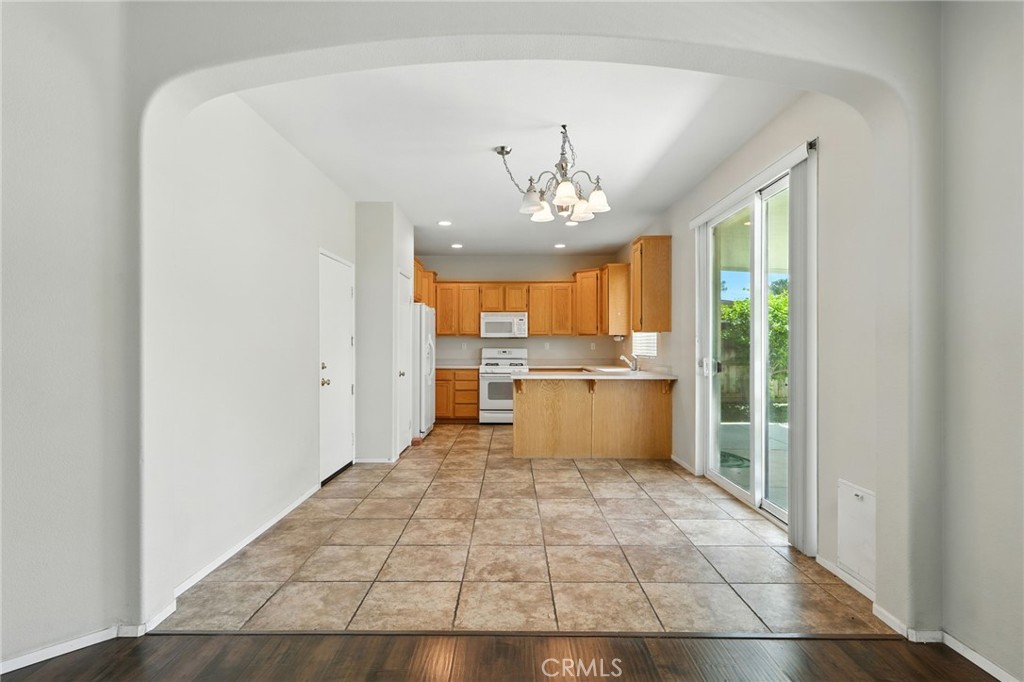 33349 Wallace Way Yucaipa, CA 92399 - Photo 12 of 36