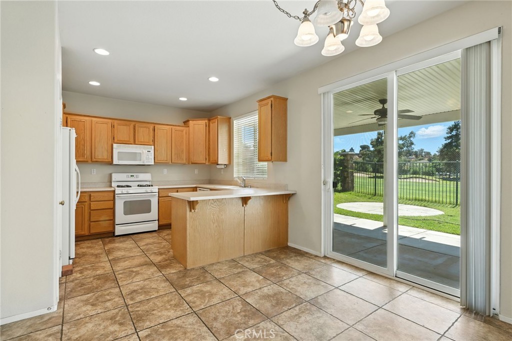 33349 Wallace Way Yucaipa, CA 92399 - Photo 13 of 36