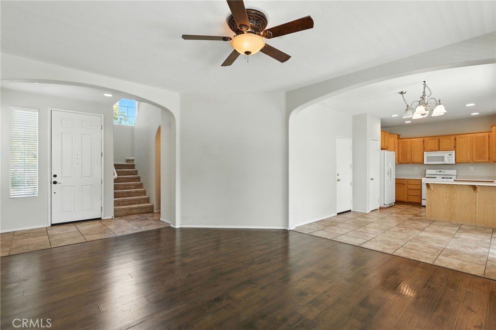 33349 Wallace Way Yucaipa, CA 92399 - Photo 7 of 36