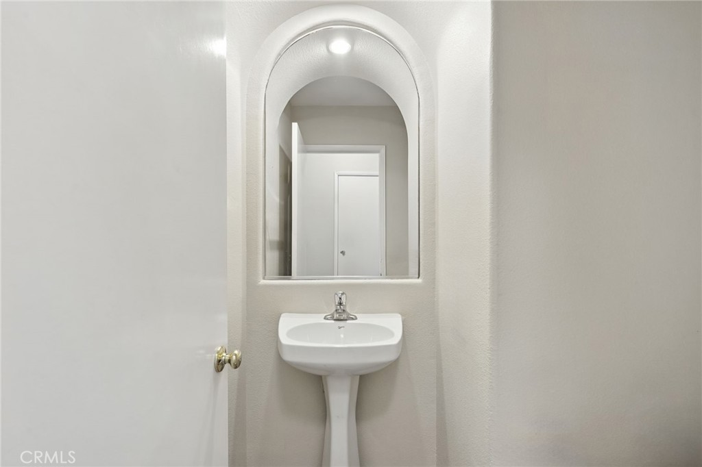 33349 Wallace Way Yucaipa, CA 92399 - Photo 9 of 36