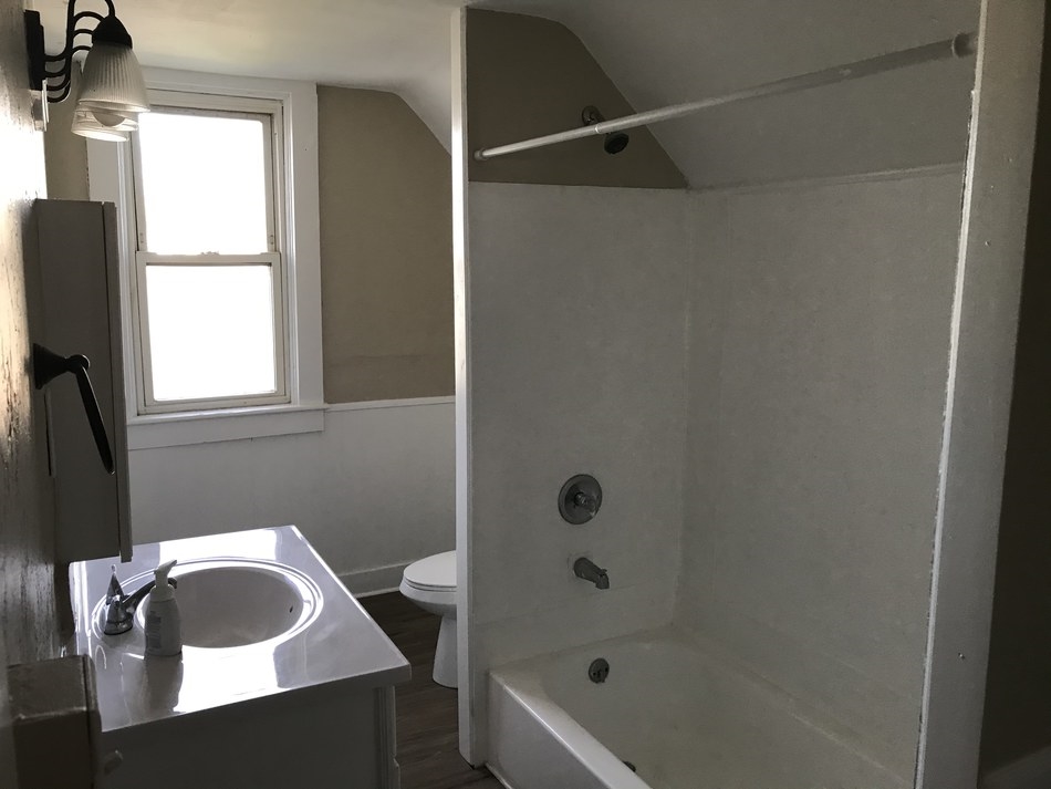 2411 Fox Avenue Fort Wayne, IN 46807 - Photo 4 of 34