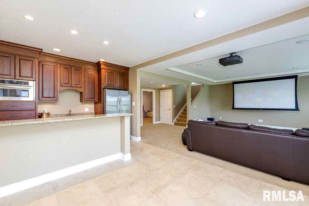6285 Eagle Ridge Road Bettendorf, IA 52722 - Photo 20 of 24 Gallery Image 20