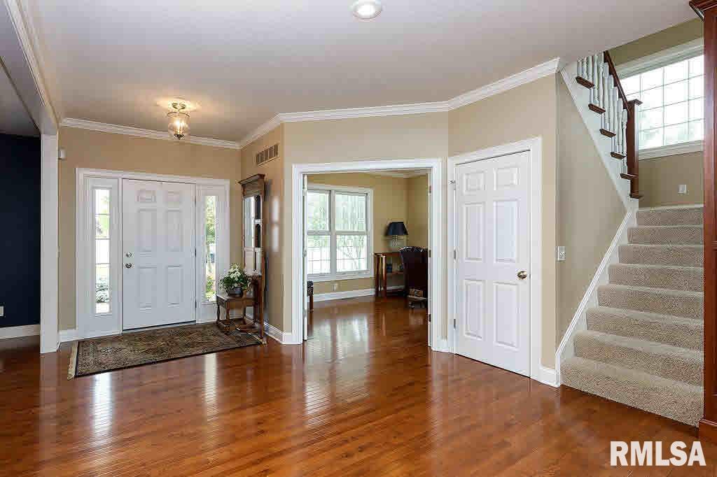 6285 Eagle Ridge Road Bettendorf, IA 52722 - Photo 2 of 24 Gallery Image 2