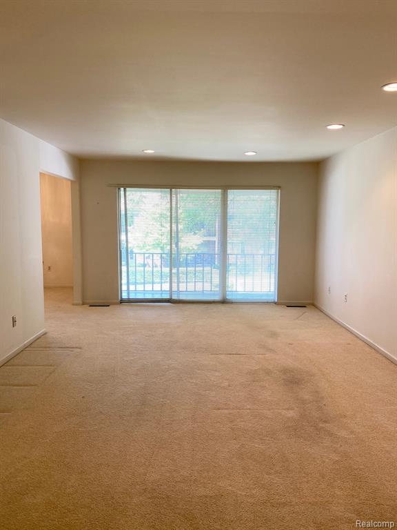 29640 Middlebelt Road, Unit 2601 Farmington Hills, MI 48334 - Photo 13 of 24