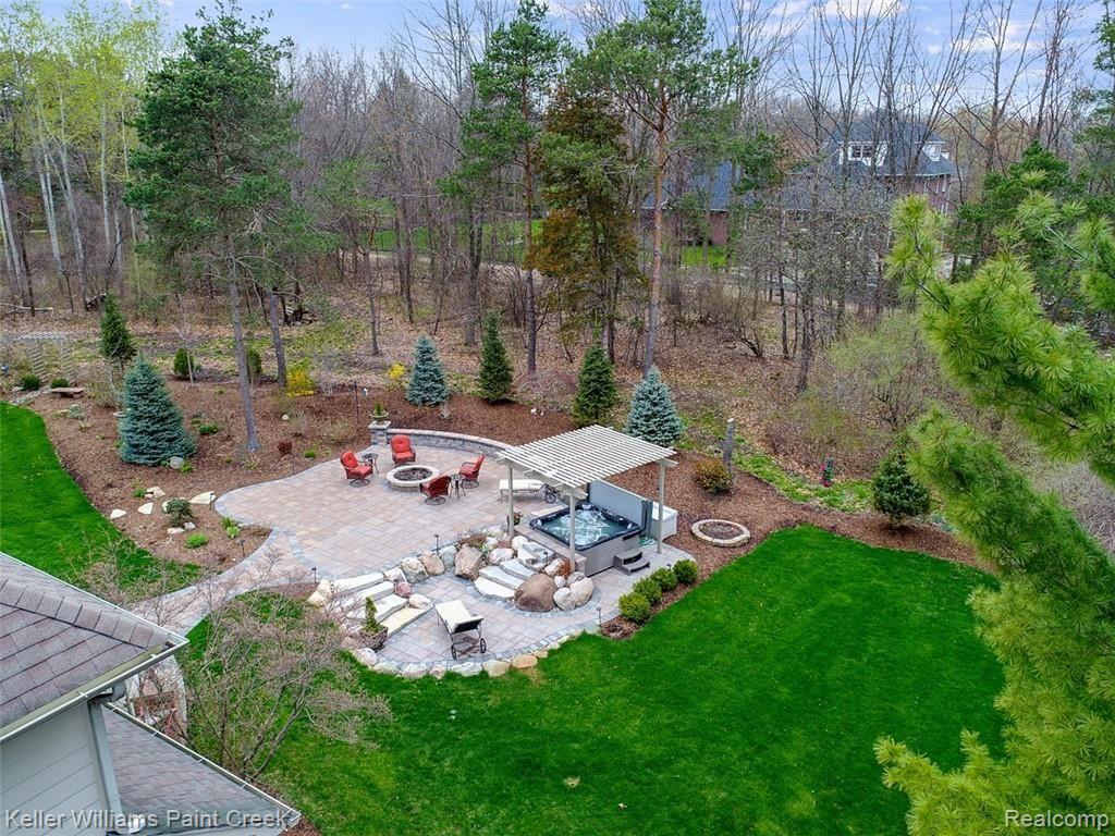 525 Sheldon Court Rochester, MI 48306 - Photo 63 of 66 Welcome to your new private oasis!