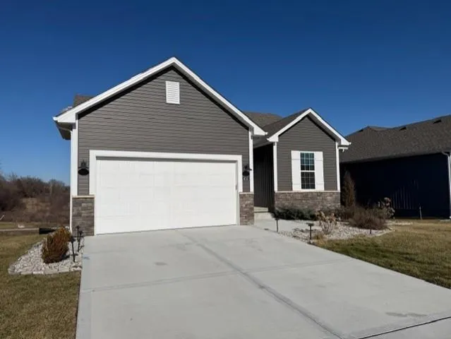 $464,900 | 4013 Northwest Sol Drive, Blue Springs, MO 64015