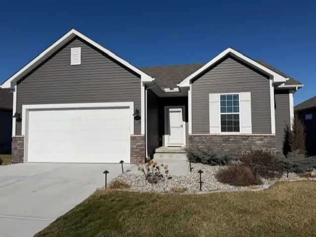 $464,900 | 4013 Northwest Sol Drive, Blue Springs, MO 64015