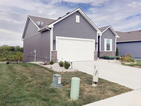 $464,900 | 4013 Northwest Sol Drive, Blue Springs, MO 64015