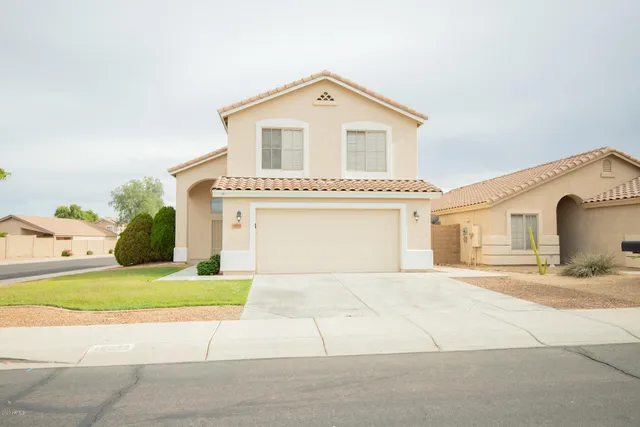 $1,895 | 18033 North Skyhawk Drive, Surprise, AZ 85374