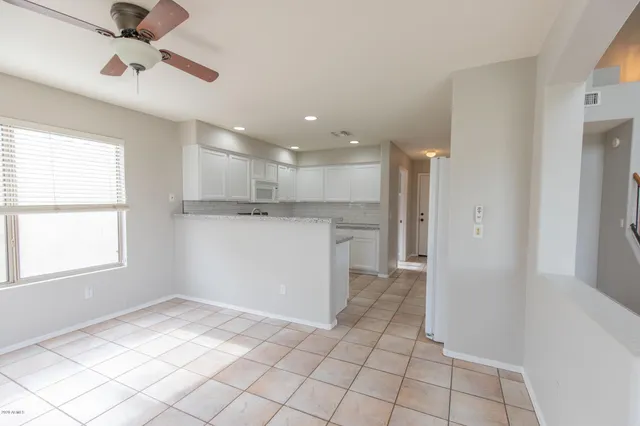 $1,895 | 18033 North Skyhawk Drive, Surprise, AZ 85374