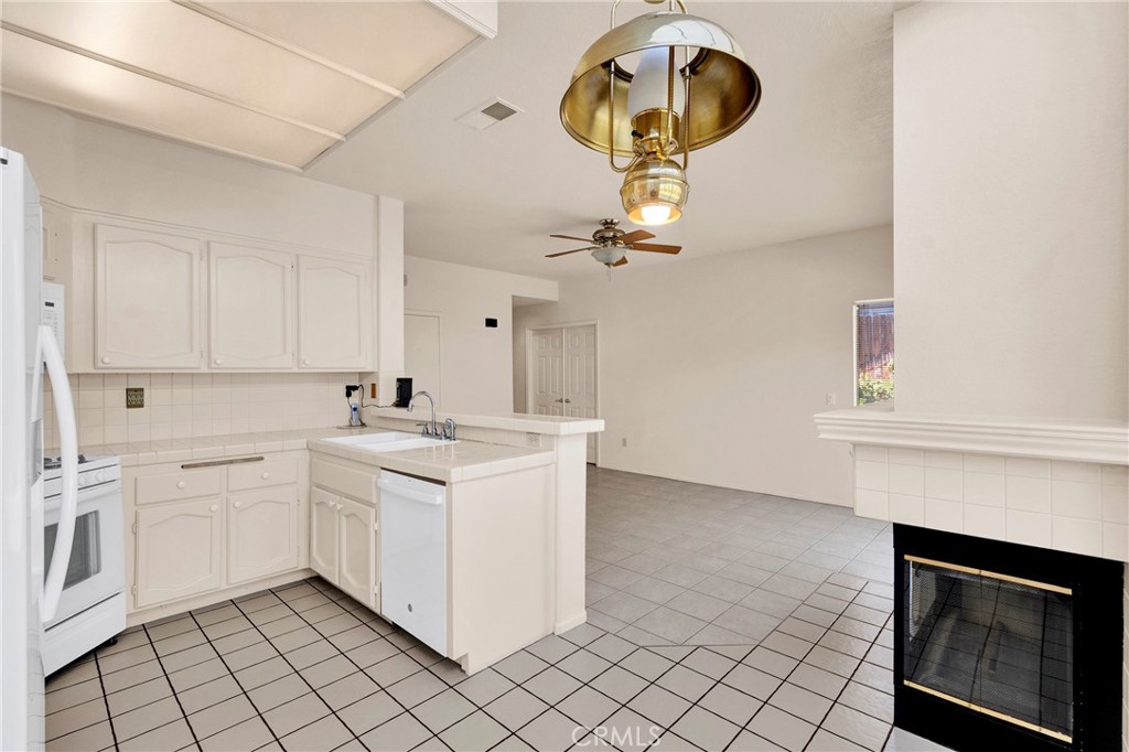 22500 Country Gate Road Moreno Valley, CA 92557 - Photo 11 of 45 Gallery Image 11