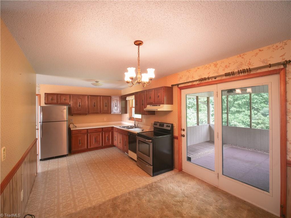 181 Layell Road Elkin, NC 28621 - Photo 11 of 33
