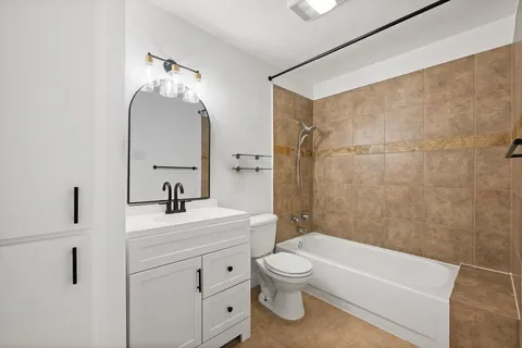$1,875 | 2500 Steck Avenue, Unit 32, Austin, TX 78757