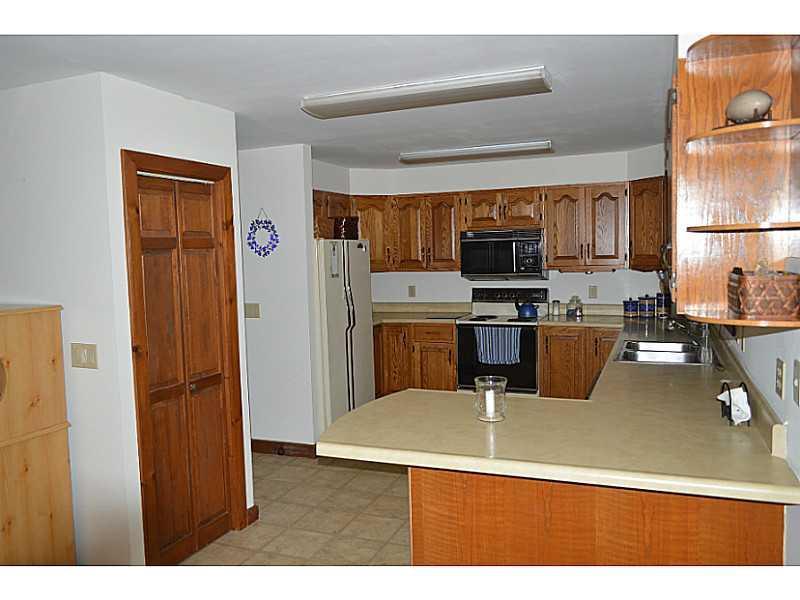15 Berry Road Readfield, ME 04355 - Photo 7 of 34 Kitchen.
