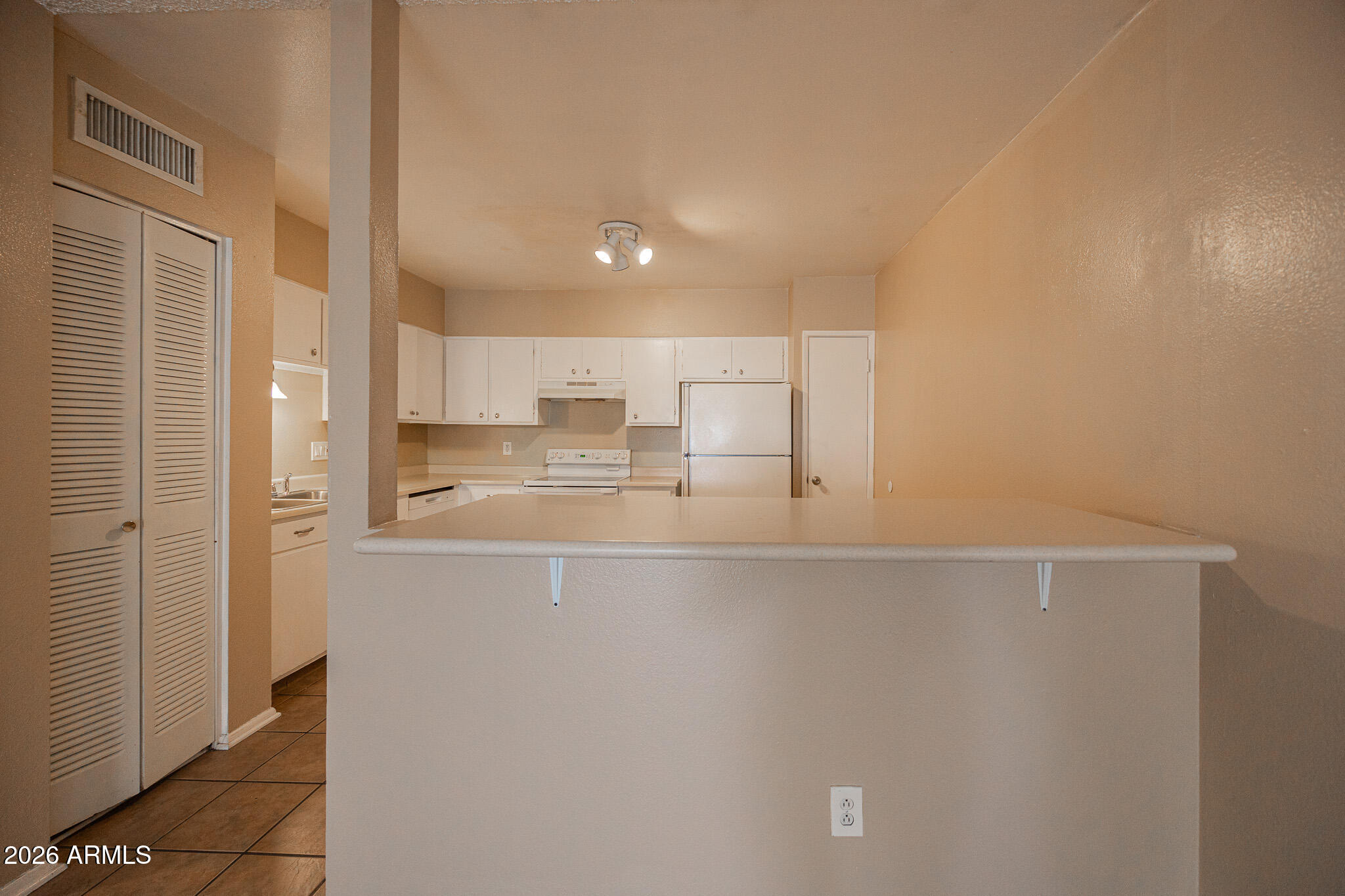 720 South Dobson Road, Unit 10 Mesa, AZ 85202 - Photo 12 of 22 B33A5635