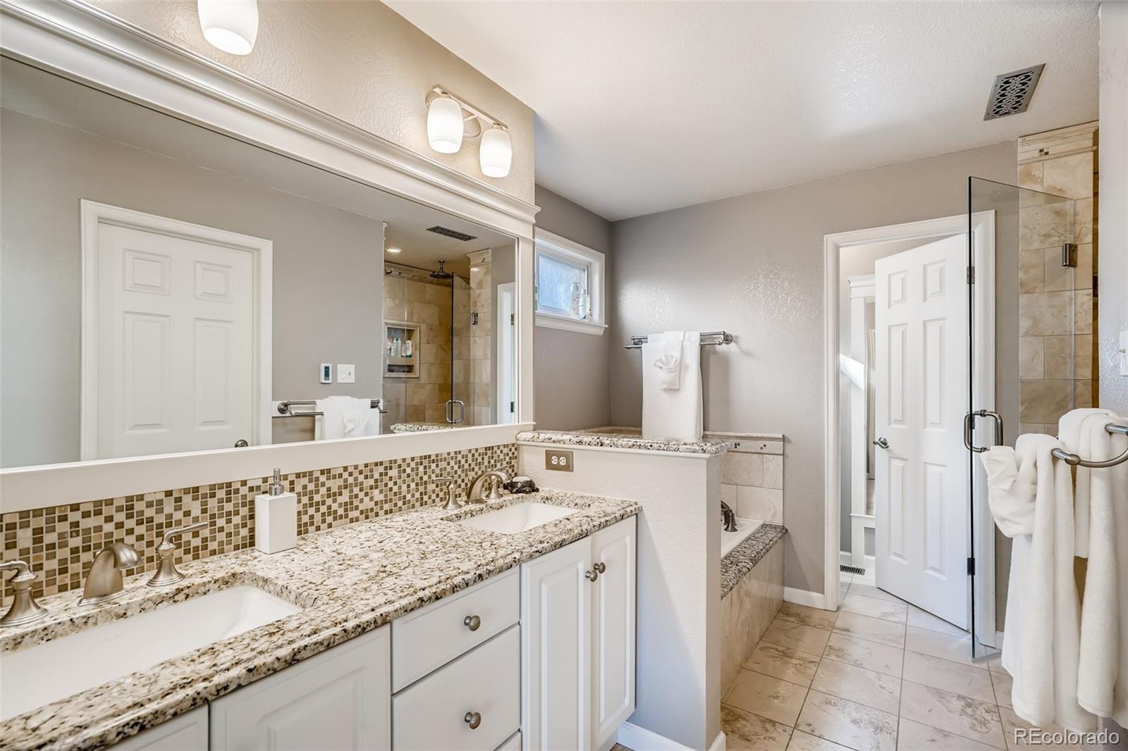 9352 Weatherstone Lane Highlands Ranch, CO 80126 - Photo 17 of 26 Gallery Image 17