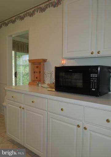 119 Charmuth Road Lutherville-Timonium, MD 21093 - Photo 5 of 14 Kitchen