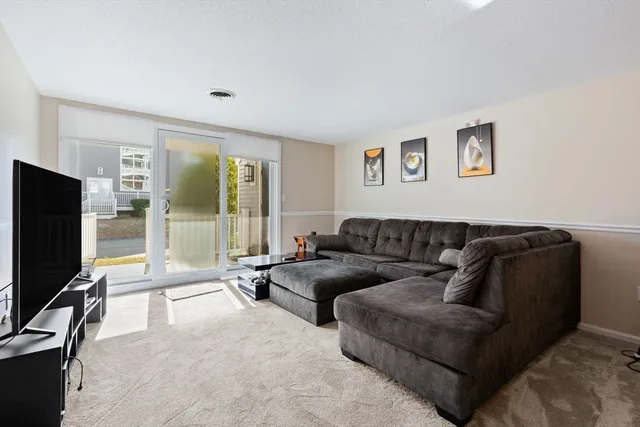 $420,000 | 255 North Road, Unit 172, Chelmsford, MA 01824