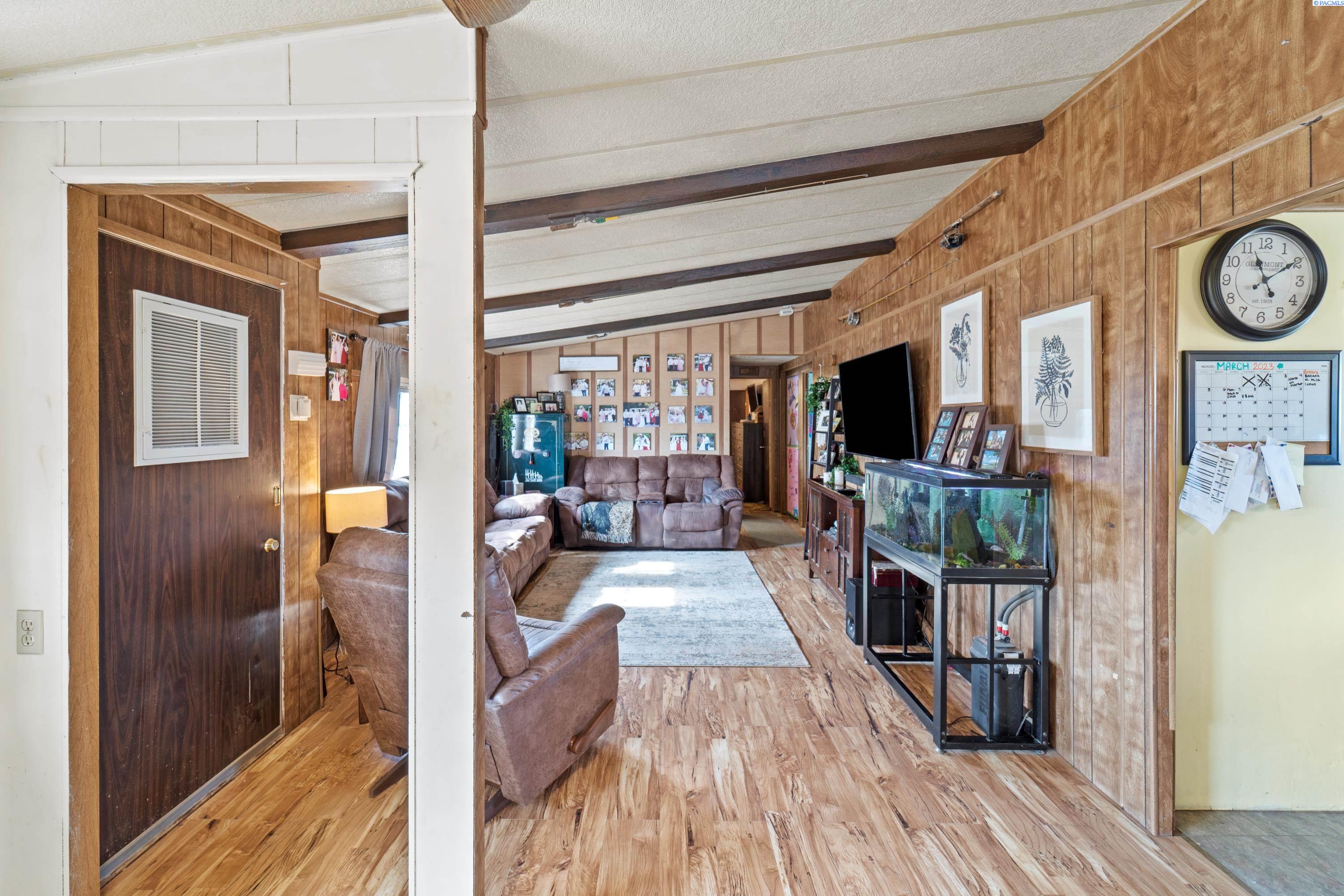 1412 Dallas Road Benton City, WA 99320 - Photo 16 of 28 Gallery Image 16