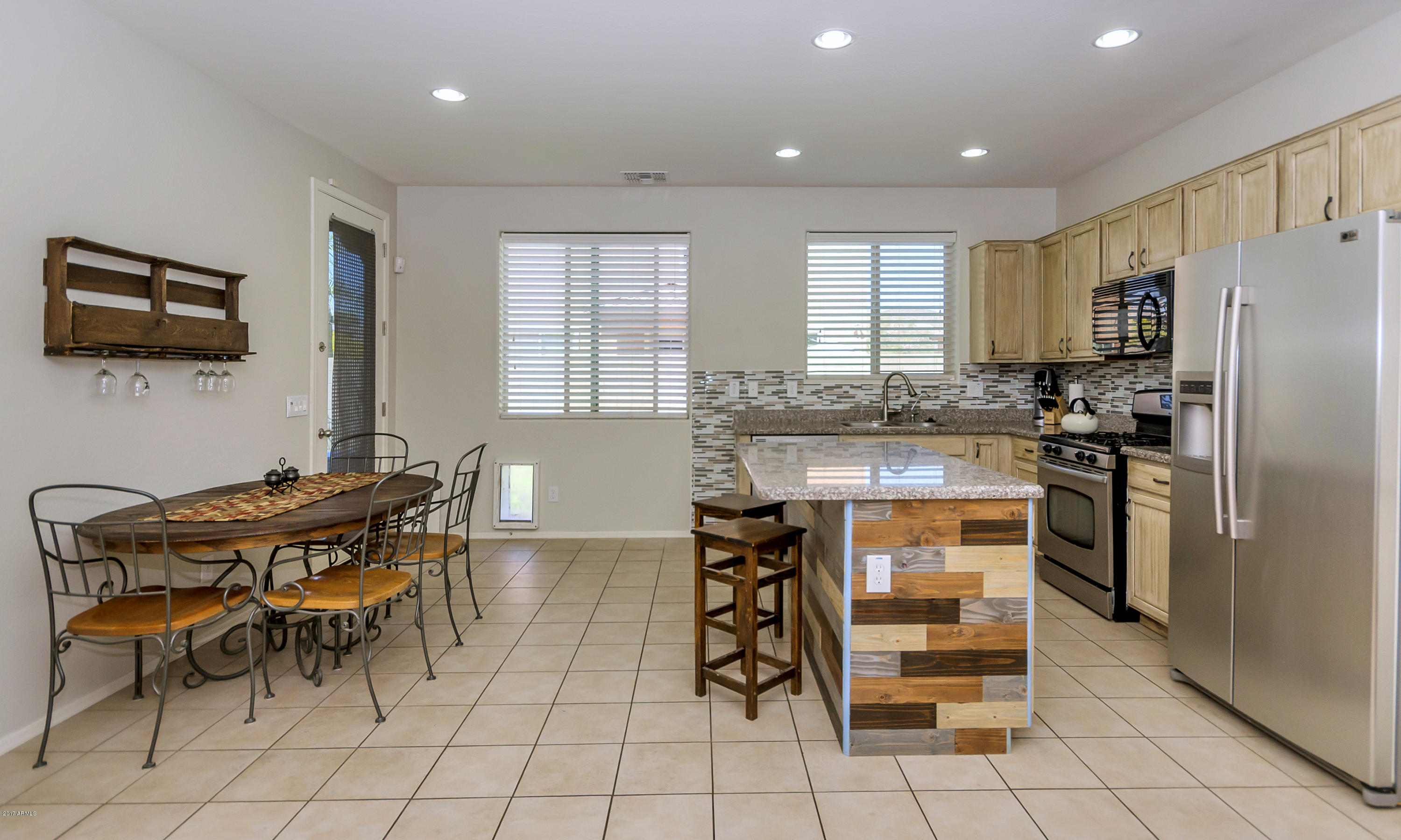 3316 West Florimond Road Phoenix, AZ 85086 - Photo 13 of 39 Kitchen and Dinetter