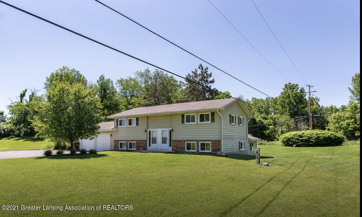 1685-1687 Stillman Road Mason, MI 48854 - Photo 3 of 18 IMG-9112