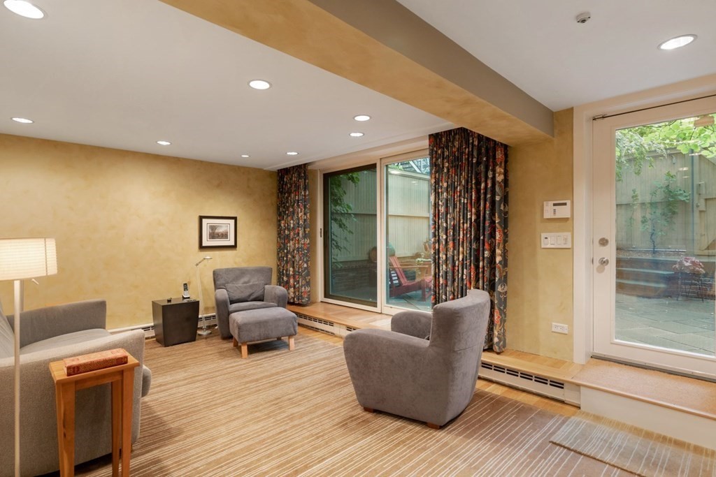 59 Rutland Square, Unit 1 Boston, MA 02118 - Photo 4 of 17 Gallery Image 4