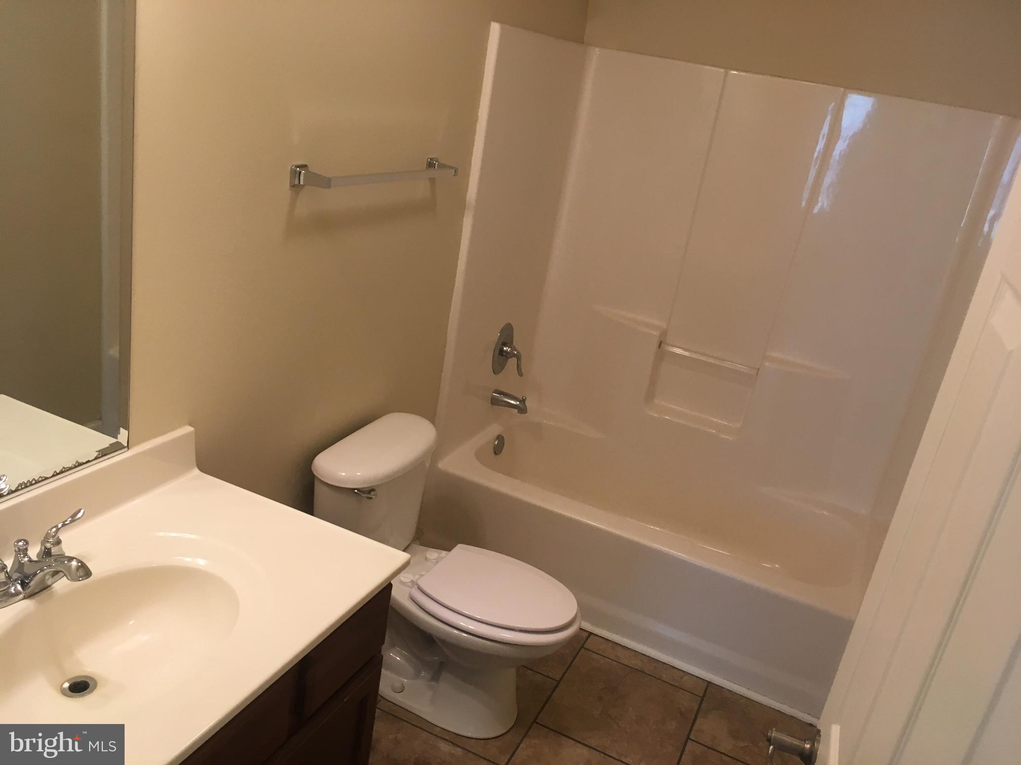 7526 Leedstown Road Colonial Beach, VA 22443 - Photo 14 of 30 Bath (Main)