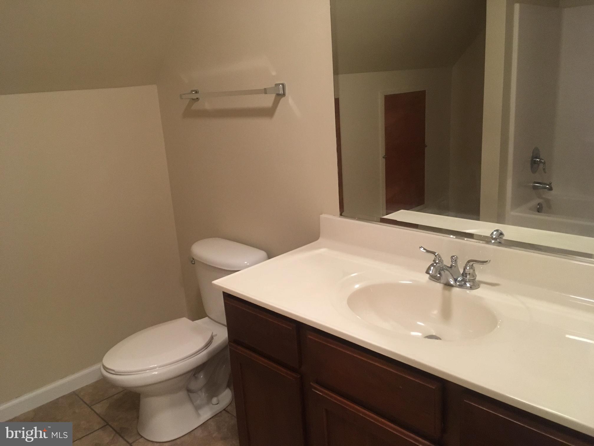 7526 Leedstown Road Colonial Beach, VA 22443 - Photo 21 of 30 Bath (Upstairs)
