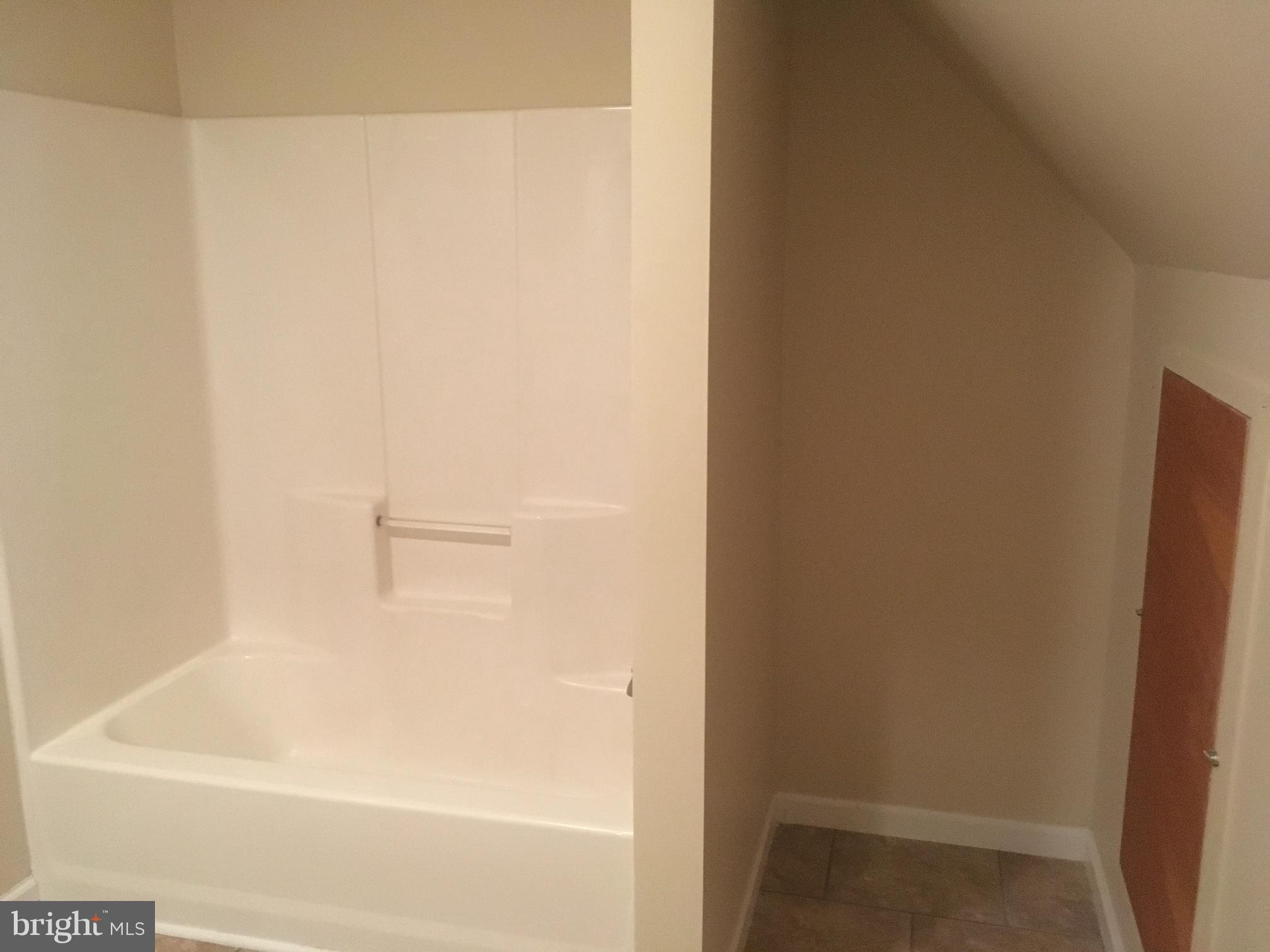 7526 Leedstown Road Colonial Beach, VA 22443 - Photo 22 of 30 Bath (Upstairs)