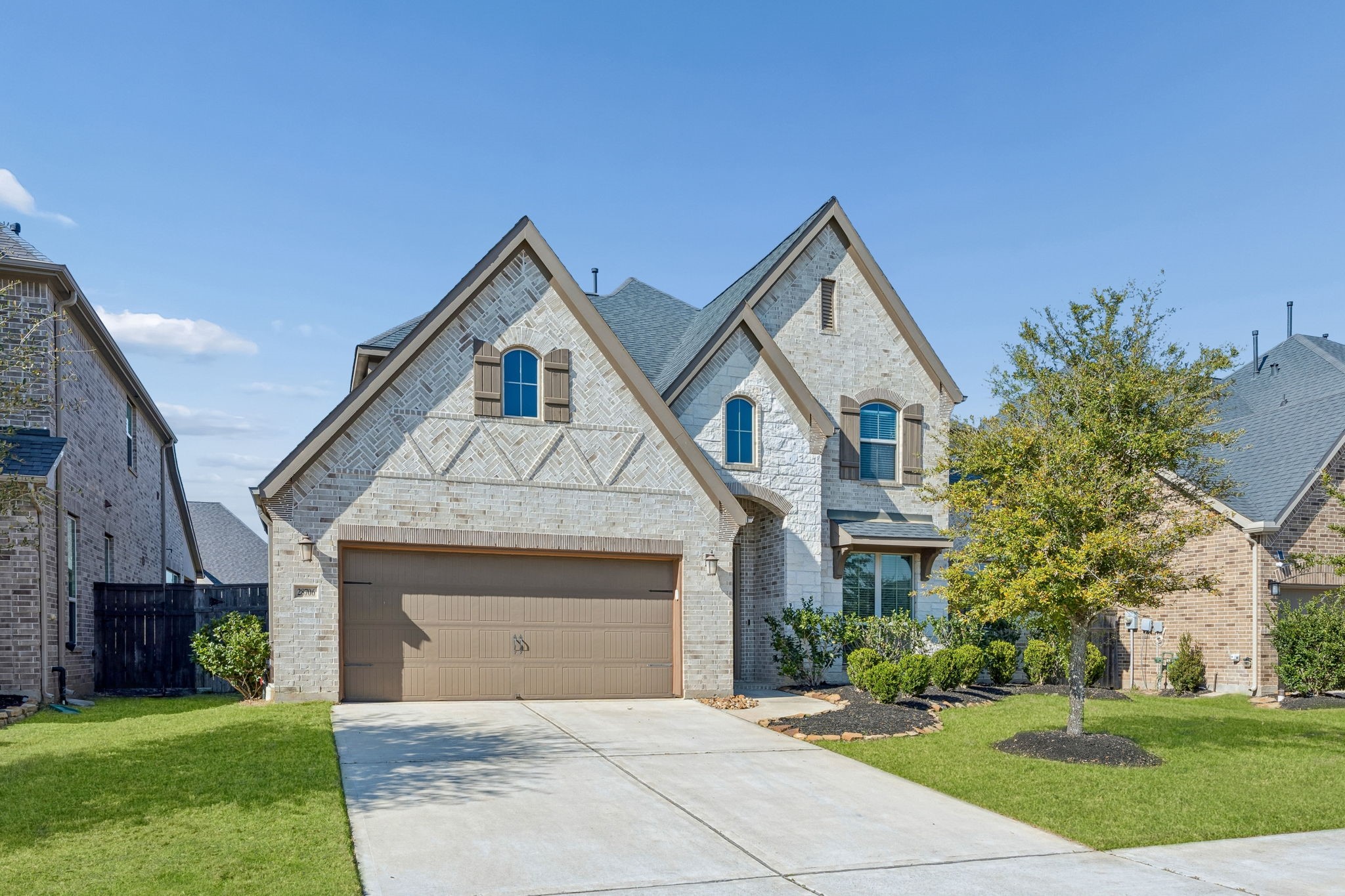 Welcome to 28706 Casen Ranch Lane! This magnificent two-story estate by Perry Homes features striking architectural character and professional landscaping on a sprawling subdivision lot. This grand residence includes an oversized three-car garage and lake views.