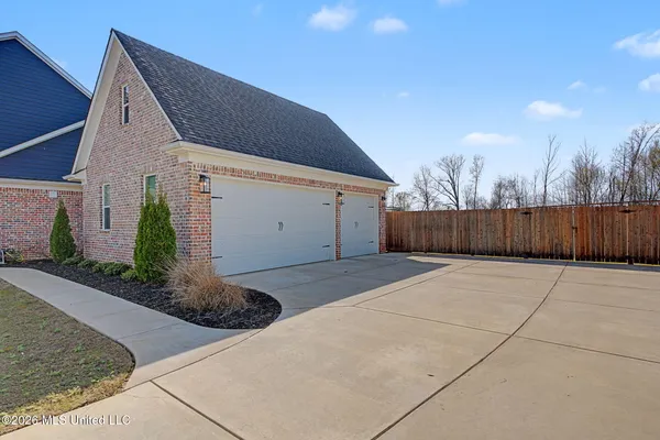 $589,000 | 2711 Turkey Creek Drive, Olive Branch, MS 38654