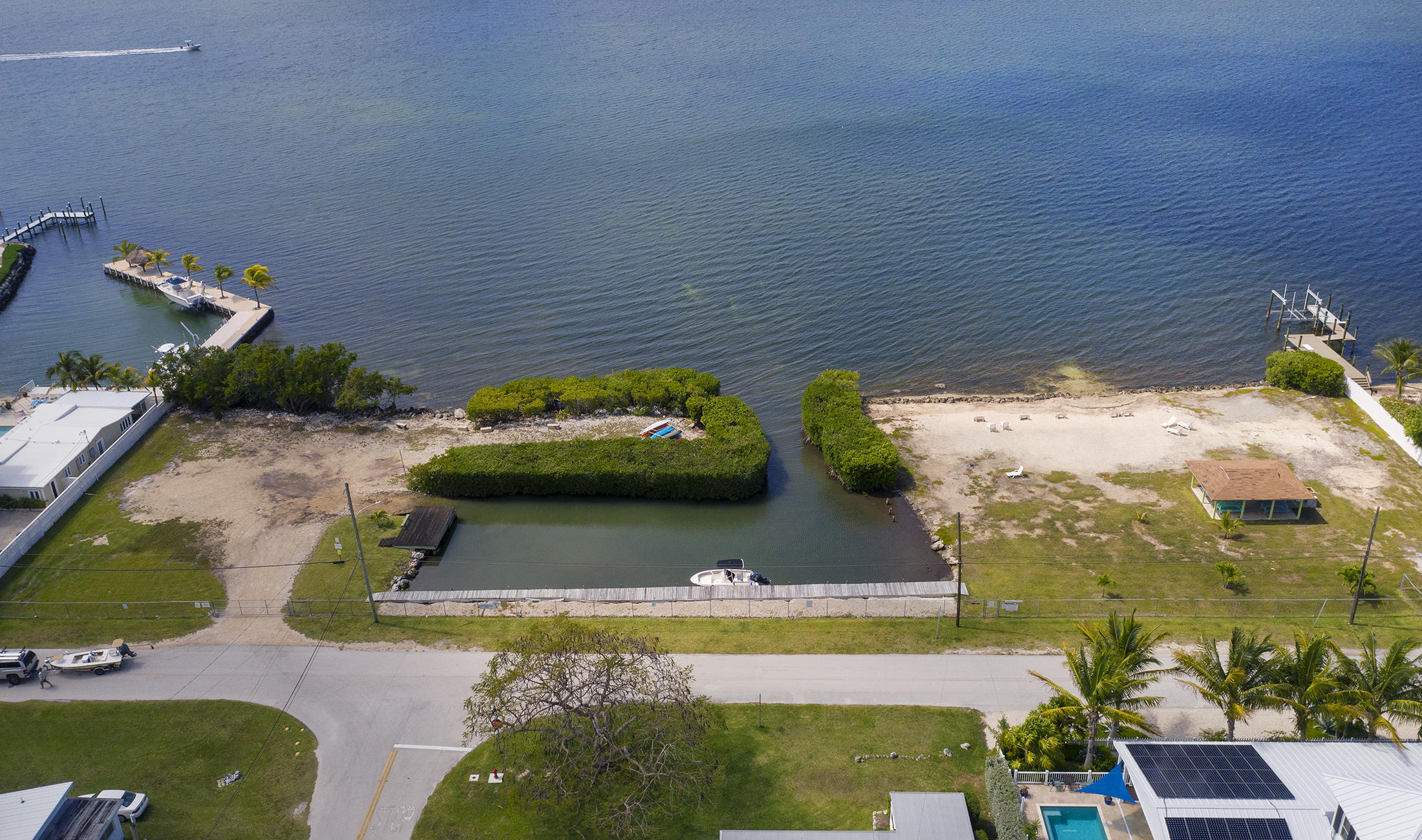 29 Dolphin Road, Unit 2 Key Largo, FL 33037 - Photo 4 of 10 Riviera Village HO bay front park
