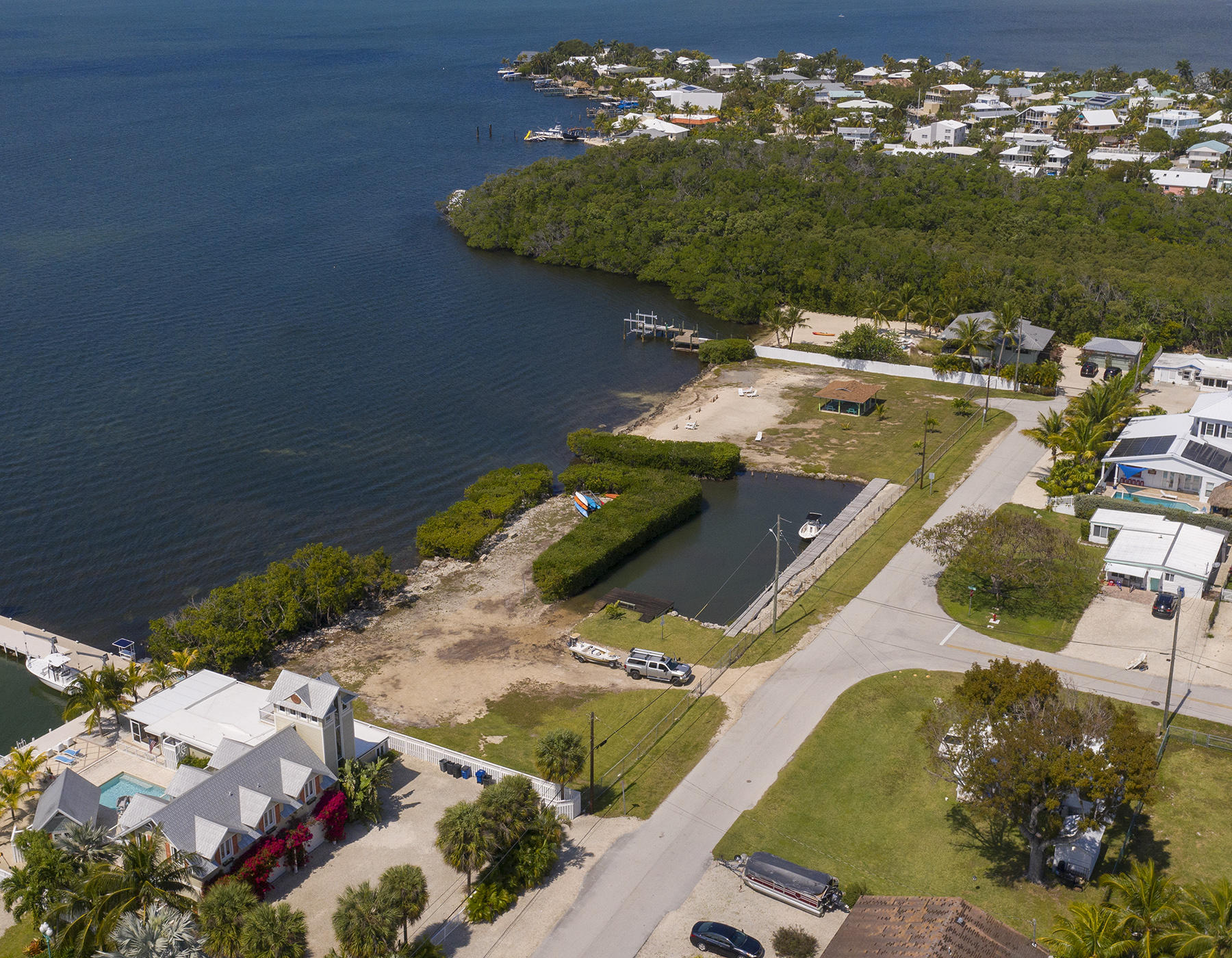 29 Dolphin Road, Unit 2 Key Largo, FL 33037 - Photo 7 of 10 Bay front ho park