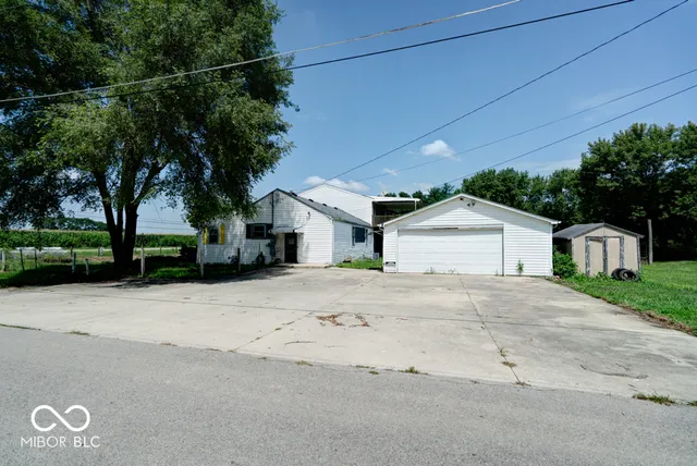 $284,000 | 6416 South County Road 100, Pendleton, IN 46056