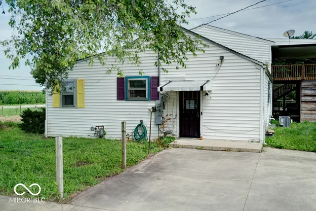 $284,000 | 6416 South County Road 100, Pendleton, IN 46056