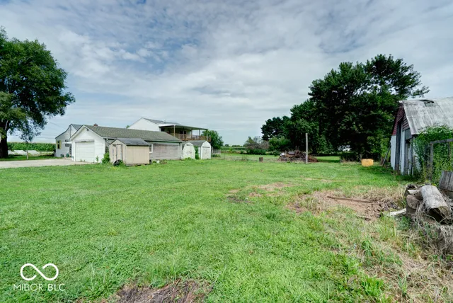 $284,000 | 6416 South County Road 100, Pendleton, IN 46056