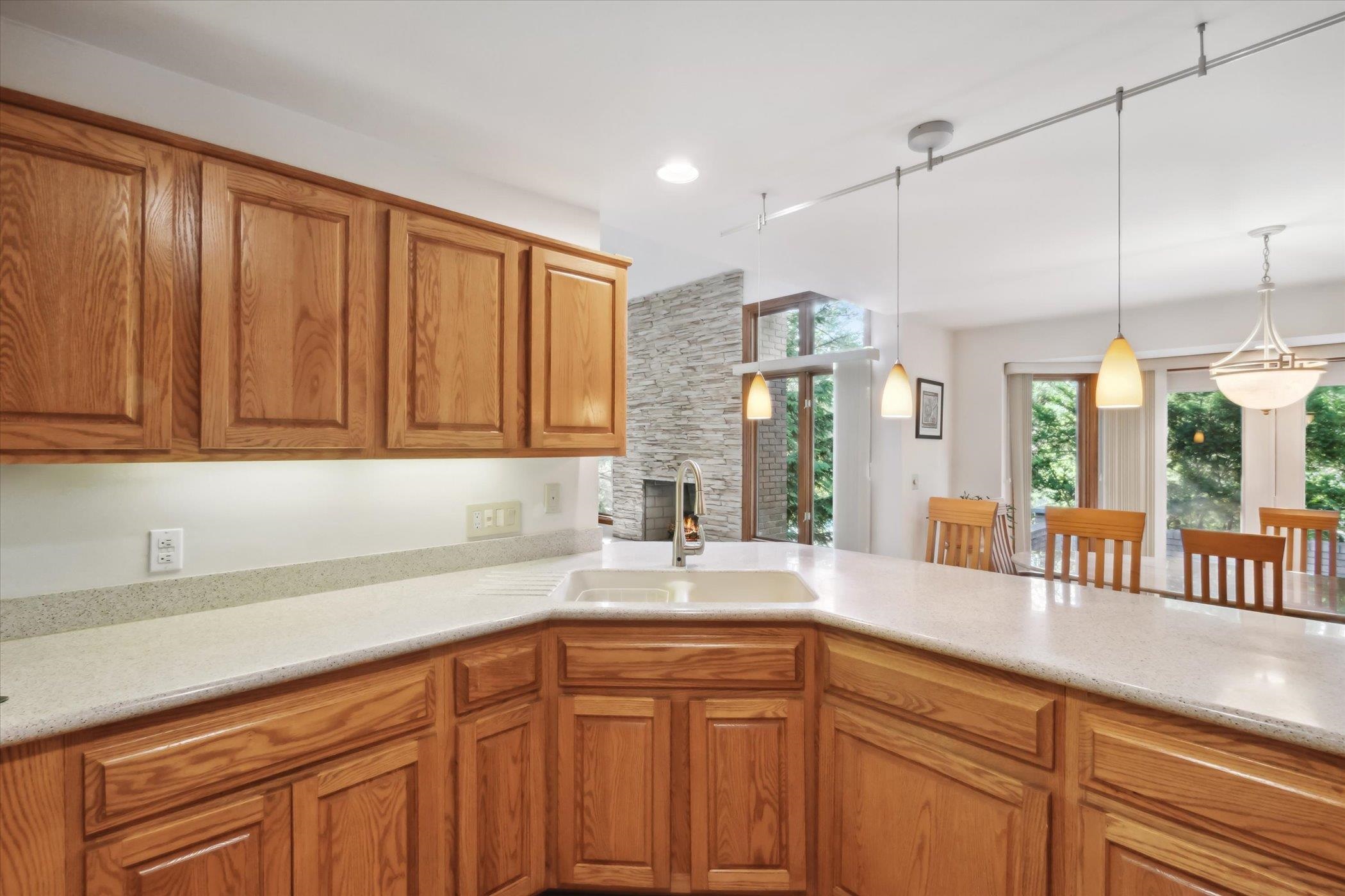 1033 Bloomview Circle Rochester, MI 48307 - Photo 12 of 44 50113392-13.JPG