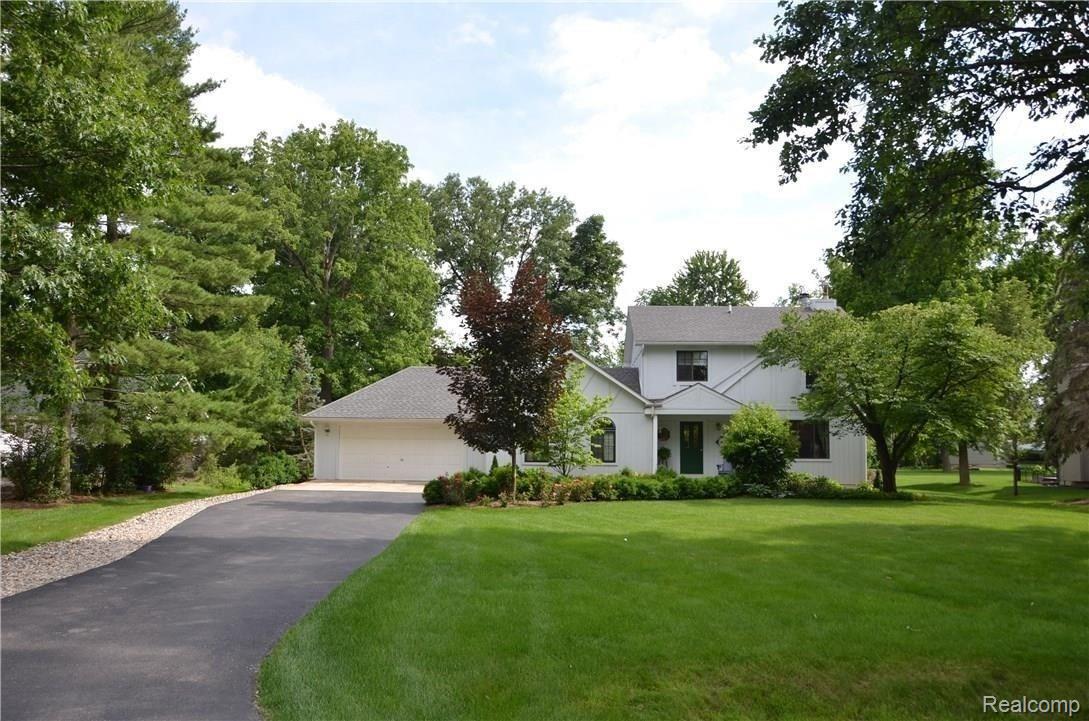 8945 Lake Road Grosse Ile, MI 48138 - Photo 1 of 36 Primary Lake.jpg